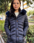 PARKA CON GORRO GOMA LATERAL