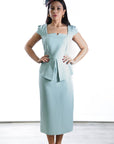 Vestido Midi Julia – Sofisticación con Peplum en Verde Agua