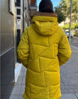 PARKA ARIANA CON GORRO MOSTAZA
