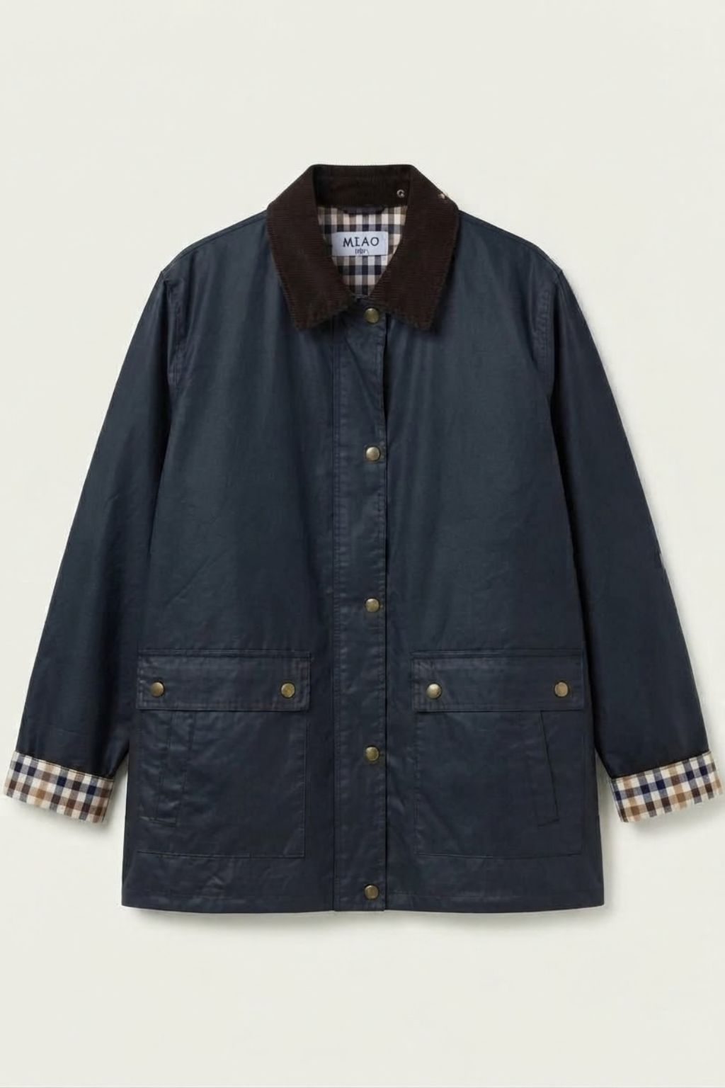 chaqueta-lucero-encerada-azul-marino-vista-frontal-con-cuello-de-pana-y-bolsillos-de-solapa