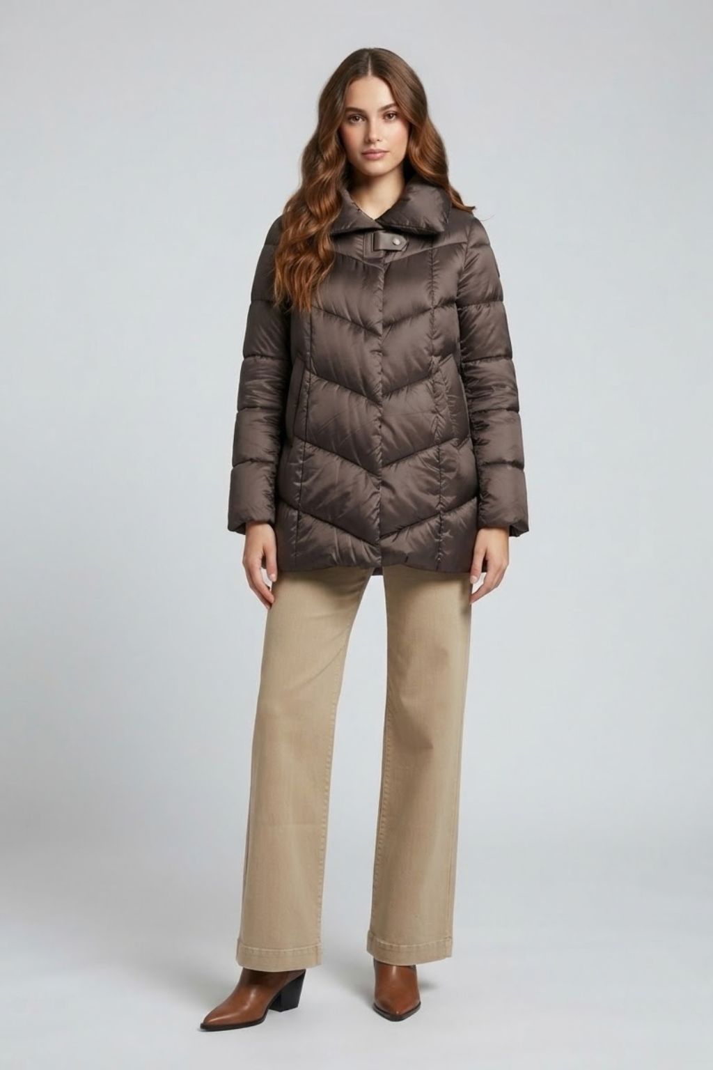parka-luciana-larga-3-4-color-marron-chocolate-con-cuello-y-detalle-trabilla-polipiel-anclas-salamanca