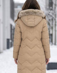vista-posterior-parka-recta-beige-forrada-y-ligera-tienda-anclas-salamanca